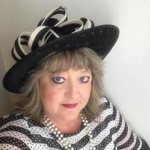 Meet your Posher, Carole